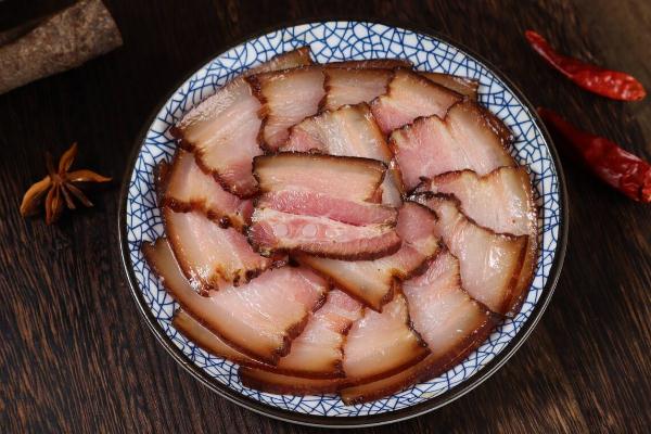 熏臘肉有毒嗎 熏臘肉有營(yíng)養(yǎng)嗎 熏臘肉有毒嗎 熏臘肉有營(yíng)養(yǎng)嗎