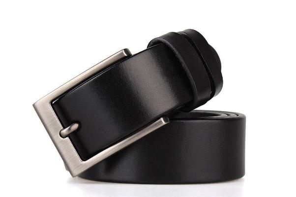 皮帶是從左邊還是右邊 皮帶是自動扣好還是平滑扣好 皮帶是從左邊還是右邊 皮帶是自動扣好還是平滑扣好