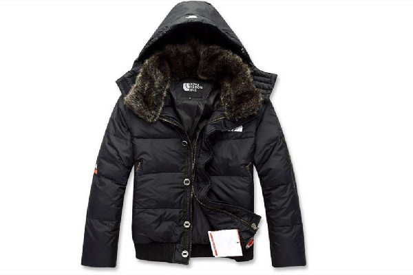 羽絨服買什么樣的好看 羽絨服和什么褲子搭配 羽絨服買什么樣的好看 羽絨服和什么褲子搭配