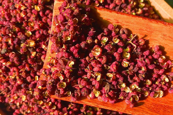 大紅袍花椒好不好 大紅袍花椒適合做什么菜 大紅袍花椒好不好 大紅袍花椒適合做什么菜