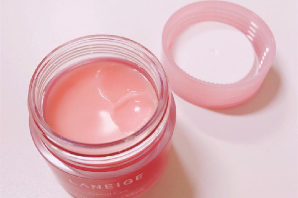 唇膜開封口可以用多久 唇膜開封一年還能用嗎 唇膜開封口可以用多久 唇膜開封一年還能用嗎