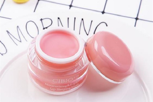 唇膜可以淡化唇部黑色素嗎 唇膜效果好嗎 唇膜可以淡化唇部黑色素嗎 唇膜效果好嗎