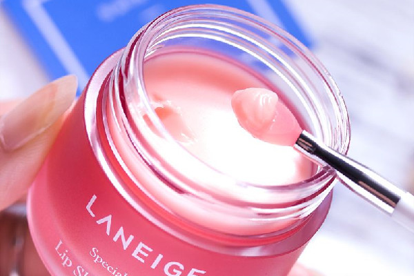 唇膜涂多少合適 唇膜涂多了會怎么樣 唇膜涂多少合適 唇膜涂多了會怎么樣