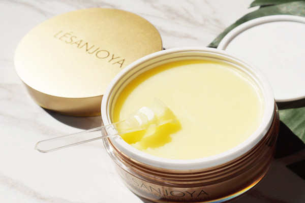 卸妝膏去黑頭有用嗎 卸妝膏怎么去黑頭 卸妝膏去黑頭有用嗎 卸妝膏怎么去黑頭