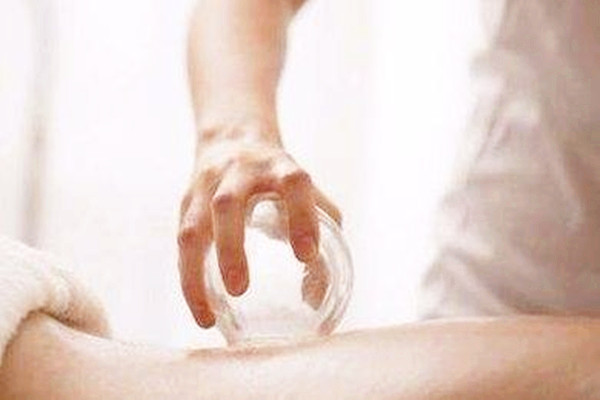 拔火罐后多長(zhǎng)時(shí)間可以洗澡 拔火罐之前可以洗澡嗎 拔火罐后多長(zhǎng)時(shí)間可以洗澡 拔火罐之前可以洗澡嗎