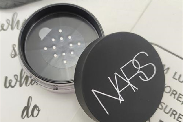 nars散粉和紀(jì)梵希散粉哪個好用 nars散粉是什么牌子 nars散粉和紀(jì)梵希散粉哪個好用 nars散粉是什么牌子