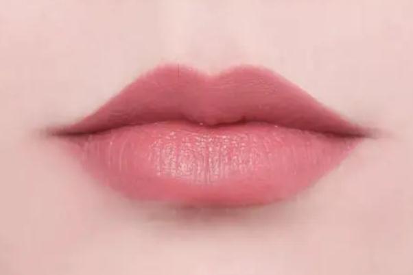 唇紋深適合口紅還是唇釉 唇紋是天生的嗎 唇紋深適合口紅還是唇釉 唇紋是天生的嗎