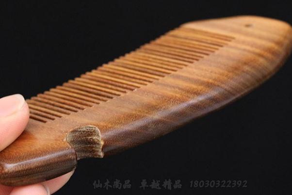 木梳可以用精油保養(yǎng)嗎 木梳能送人嗎 木梳可以用精油保養(yǎng)嗎 木梳能送人嗎
