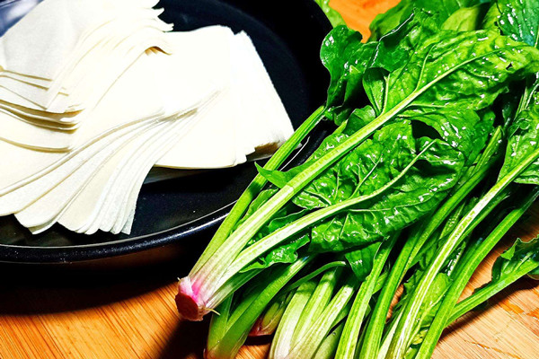 菠菜能不能天天吃 菠菜吃了對身體好嗎 菠菜能不能天天吃 菠菜吃了對身體好嗎