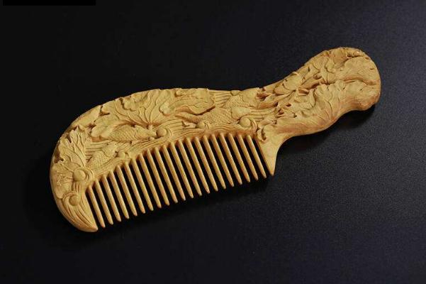 木梳可以用精油保養(yǎng)嗎 木梳能送人嗎 木梳可以用精油保養(yǎng)嗎 木梳能送人嗎