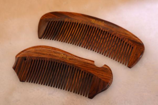 木梳子哪一種木最好 木梳子梳頭有什么好處和壞處 木梳子哪一種木最好 木梳子梳頭有什么好處和壞處