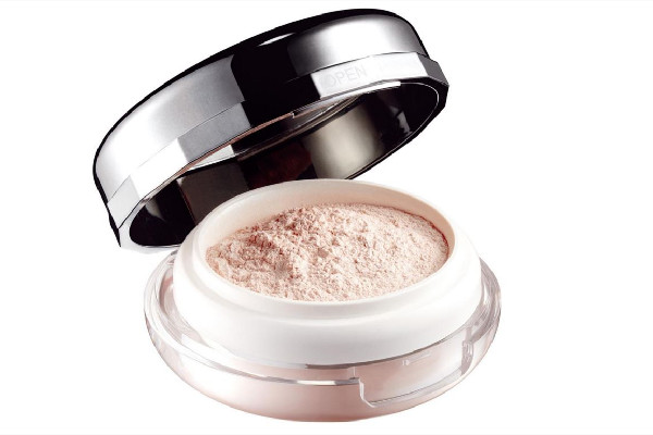 蜜粉在哪個(gè)步驟用 蜜粉的正確用法 蜜粉在哪個(gè)步驟用 蜜粉的正確用法