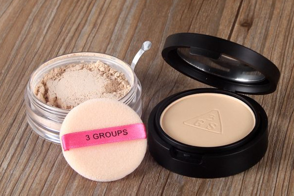 蜜粉有遮瑕的效果嗎 蜜粉可以用來口紅定妝嗎 蜜粉有遮瑕的效果嗎 蜜粉可以用來口紅定妝嗎