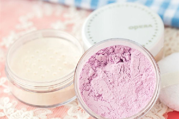 蜜粉可以撲頭發(fā)嗎 蜜粉可以頭發(fā)去油嗎 蜜粉可以撲頭發(fā)嗎 蜜粉可以頭發(fā)去油嗎