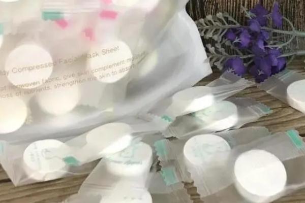 壓縮面膜泡什么最補(bǔ)水 壓縮面膜泡水敷臉好嗎 壓縮面膜泡什么最補(bǔ)水 壓縮面膜泡水敷臉好嗎