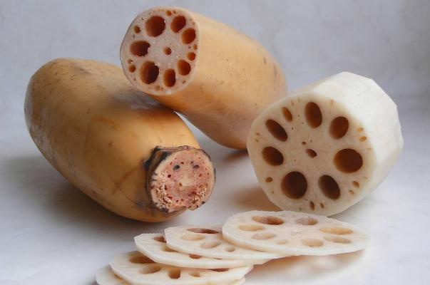 蓮藕有黑色的斑點(diǎn)還能吃嗎 蓮藕有幾個(gè)孔 蓮藕有黑色的斑點(diǎn)還能吃嗎 蓮藕有幾個(gè)孔