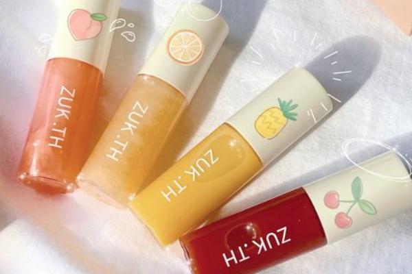 唇油可以淡化唇紋嗎 唇油能抹臉嗎 唇油可以淡化唇紋嗎 唇油能抹臉嗎