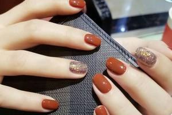 穿戴甲對指甲有傷害嗎 穿戴甲怎么戴才能更牢固 穿戴甲對指甲有傷害嗎 穿戴甲怎么戴才能更牢固