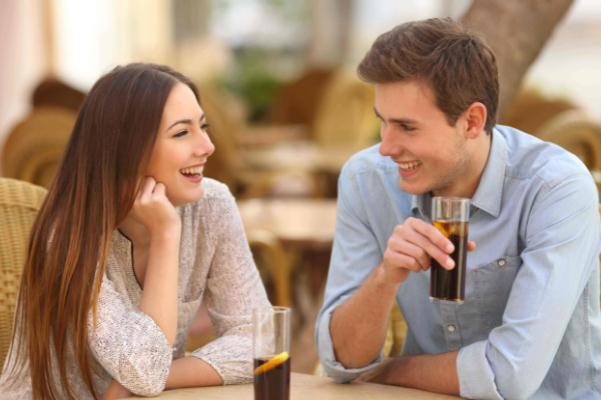 相親是奔著結(jié)婚目的去的嗎 22歲女子回村1天被安排20場相親 相親是奔著結(jié)婚目的去的嗎 22歲女子回村1天被安排20場相親