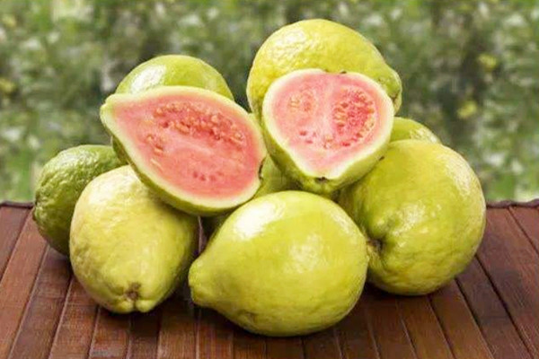 番石榴的熱量是多少大卡 番石榴減肥期間可以吃嗎 番石榴的熱量是多少大卡 番石榴減肥期間可以吃嗎