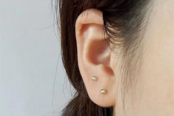 打耳骨會不會傷到神經(jīng) 打耳骨后悔怎么辦 打耳骨會不會傷到神經(jīng) 打耳骨后悔怎么辦
