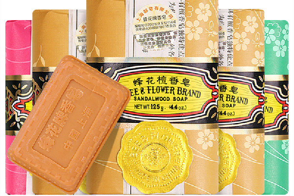 蜂花檀香皂的功效和作用 蜂花檀香皂可以洗澡嗎 蜂花檀香皂的功效和作用 蜂花檀香皂可以洗澡嗎