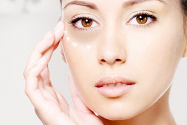 黑眼圈能用眼霜去掉嗎 黑眼圈能用遮瑕膏遮住嗎 黑眼圈能用眼霜去掉嗎 黑眼圈能用遮瑕膏遮住嗎