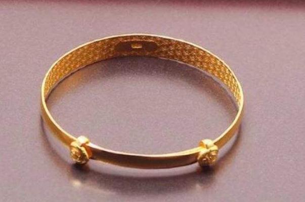 金手鐲會(huì)不會(huì)掉色 金手鐲為什么會(huì)掉色 金手鐲會(huì)不會(huì)掉色 金手鐲為什么會(huì)掉色