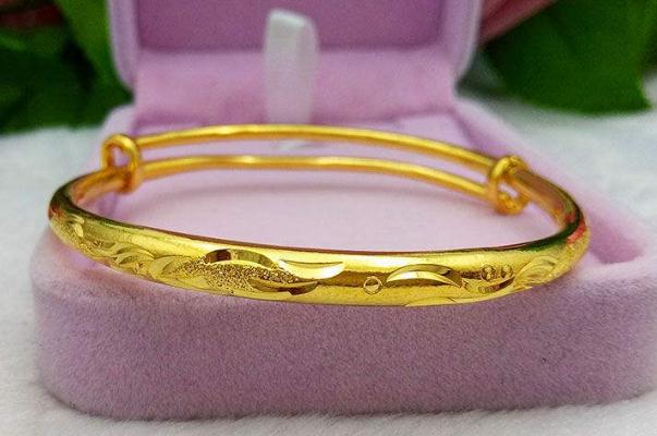 金手鐲怎么選擇合適的圈口 黃金手鐲選活口還是死口的好 金手鐲怎么選擇合適的圈口 黃金手鐲選活口還是死口的好