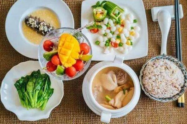 月子餐要吃多久 月子餐該怎么吃 月子餐要吃多久 月子餐該怎么吃