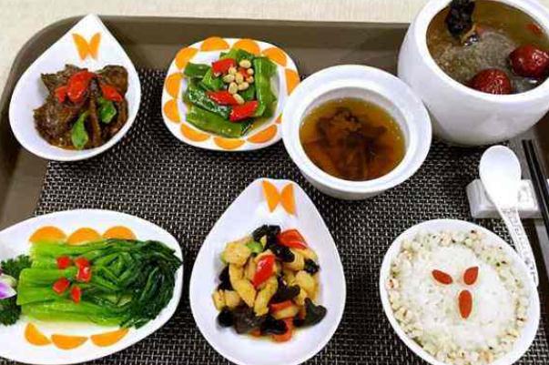 月子餐可以放哪些調(diào)料 月子餐可以放鹽嗎 月子餐可以放哪些調(diào)料 月子餐可以放鹽嗎