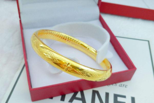 金手鐲會(huì)不會(huì)掉色 金手鐲為什么會(huì)掉色 金手鐲會(huì)不會(huì)掉色 金手鐲為什么會(huì)掉色