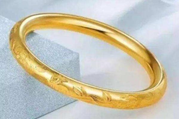 金手鐲是千足金還是萬(wàn)足金 金手鐲是空心的么 金手鐲是千足金還是萬(wàn)足金 金手鐲是空心的么