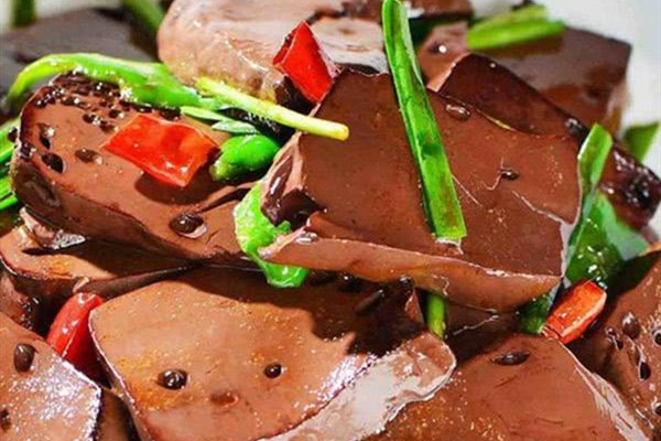 豬血要焯水嗎 豬血焯水后變綠正常嗎 豬血要焯水嗎 豬血焯水后變綠正常嗎