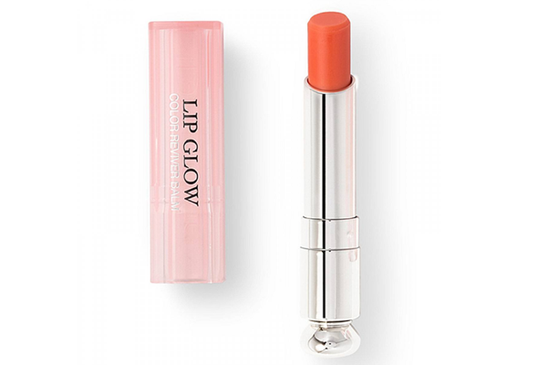 潤唇膏可以擦臉上嗎 潤唇膏擦臉好不好 潤唇膏可以擦臉上嗎 潤唇膏擦臉好不好