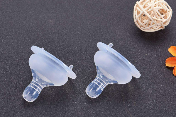 奶嘴怎么清洗干凈 奶嘴發(fā)黃還能用嗎 奶嘴怎么清洗干凈 奶嘴發(fā)黃還能用嗎