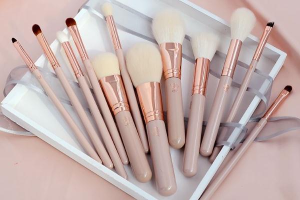 眼影刷用完怎么處理 眼影刷每次用完都洗嗎 眼影刷用完怎么處理 眼影刷每次用完都洗嗎