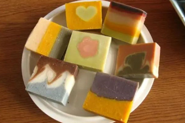 手工皂放的時(shí)間越久越好嗎 手工皂可以放冰箱保存嗎 手工皂放的時(shí)間越久越好嗎 手工皂可以放冰箱保存嗎