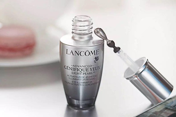 眼部肌底液可以代替眼霜嗎 眼部肌底液有必要用嗎 眼部肌底液可以代替眼霜嗎 眼部肌底液有必要用嗎