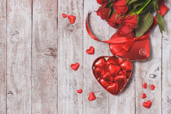 情人節(jié)要是見(jiàn)不到面怎么辦 情人節(jié)送男朋友什么禮物合適 情人節(jié)要是見(jiàn)不到面怎么辦 情人節(jié)送男朋友什么禮物合適