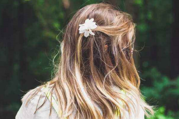 焗油可以改善發(fā)質(zhì)嗎 焗油對頭發(fā)有什么好處 焗油可以改善發(fā)質(zhì)嗎 焗油對頭發(fā)有什么好處