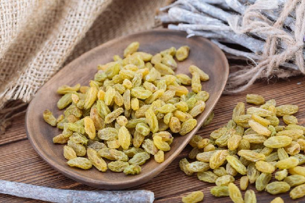 葡萄干是紅的好還是綠的好 葡萄干是用什么葡萄做的 葡萄干是紅的好還是綠的好 葡萄干是用什么葡萄做的