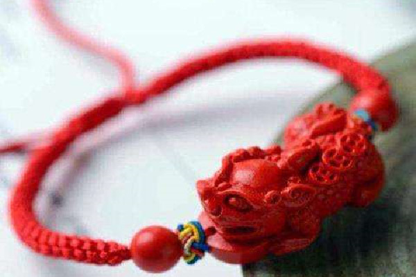 本命年虎年要佩戴什么 本命年虎年帶紅繩戴哪只手 本命年虎年要佩戴什么 本命年虎年帶紅繩戴哪只手