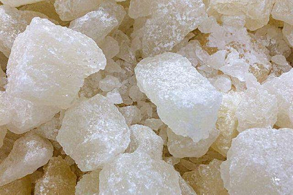 冰糖和白砂糖的區(qū)別 冰糖甜還是白糖甜 冰糖和白砂糖的區(qū)別 冰糖甜還是白糖甜