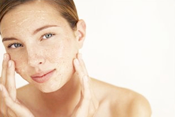 去角質(zhì)敏感肌膚能用嗎 敏感肌如何正確去角質(zhì) 去角質(zhì)敏感肌膚能用嗎 敏感肌如何正確去角質(zhì)