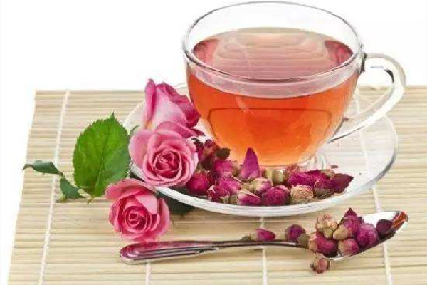 玫瑰花泡水是花朵好還是花苞好 玫瑰花泡水是藍色的能喝嗎 玫瑰花泡水是花朵好還是花苞好 玫瑰花泡水是藍色的能喝嗎