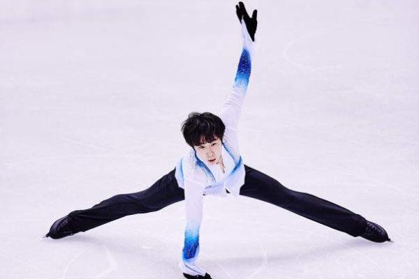 金博洋演繹臥虎藏龍 花樣滑冰的冰場(chǎng)是什么材質(zhì)的 金博洋演繹臥虎藏龍 花樣滑冰的冰場(chǎng)是什么材質(zhì)的