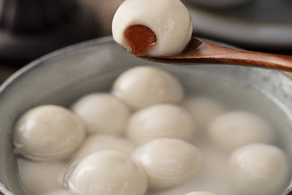 湯圓是南方的還是北方的 湯圓和元宵的區(qū)別在哪 湯圓是南方的還是北方的 湯圓和元宵的區(qū)別在哪