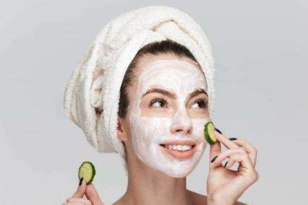 收縮毛孔可以用蘆薈膠嗎 收縮毛孔可以用水乳嗎 收縮毛孔可以用蘆薈膠嗎 收縮毛孔可以用水乳嗎