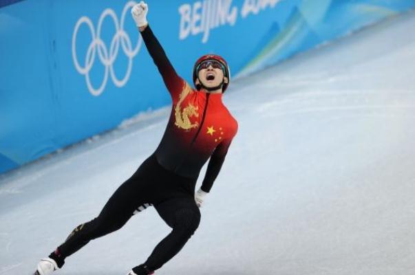 短道速滑女子1000米三人沖金 武大靖的腿部肌肉 短道速滑女子1000米三人沖金 武大靖的腿部肌肉